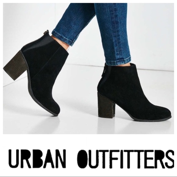 Urban Outfitters Shoes - Urban Outfitters Black Suede Ankle Booties sz 9